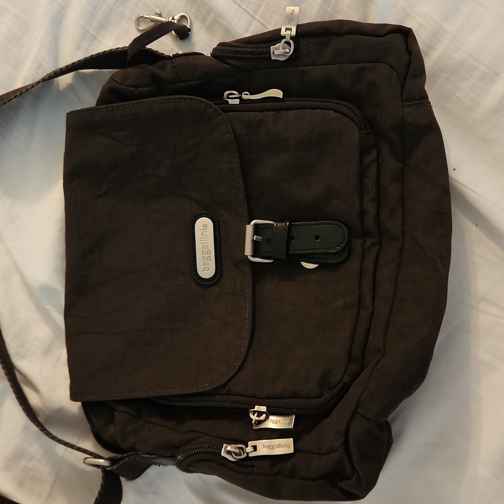 Baggallini crossbody
